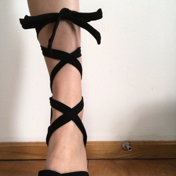 Wrap Around Heels NWOT - Picture 2 of 3